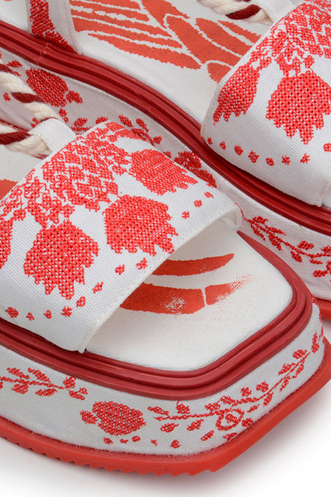 Red Embroidery Flatform Sandal